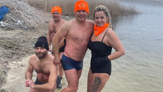 Klub Morsów - Krasnostawskie Karpie podczas świątecznej kąpieli [GALERIA ZDJĘĆ]