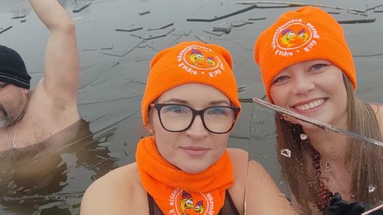Klub Morsów - Krasnostawskie Karpie podczas świątecznej kąpieli [GALERIA ZDJĘĆ]