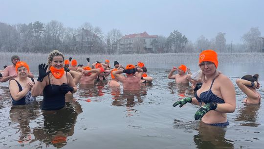 Klub Morsów - Krasnostawskie Karpie podczas świątecznej kąpieli [GALERIA ZDJĘĆ]