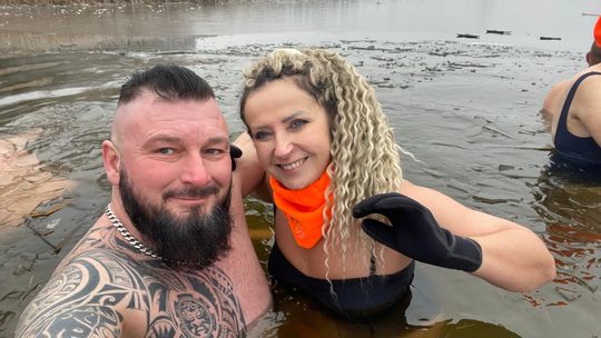 Klub Morsów - Krasnostawskie Karpie podczas świątecznej kąpieli [GALERIA ZDJĘĆ]