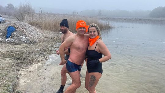 Klub Morsów - Krasnostawskie Karpie podczas świątecznej kąpieli [GALERIA ZDJĘĆ]