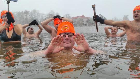 Klub Morsów - Krasnostawskie Karpie podczas świątecznej kąpieli [GALERIA ZDJĘĆ]