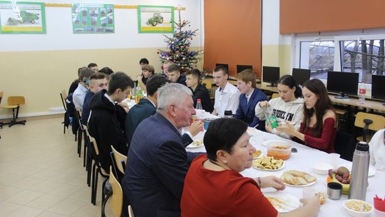Spotkania wigilijne w Zespole Szkół Centrum Kształcenia Rolniczego w Okszowie [GALERIA ZDJĘĆ]