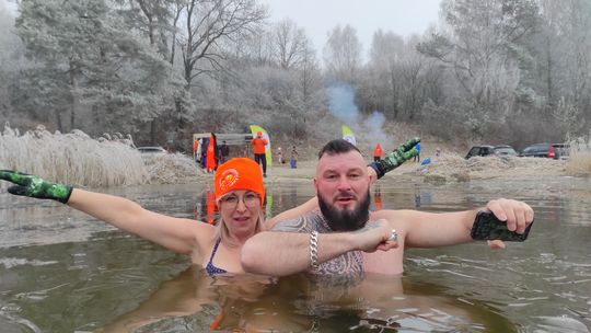 Klub Morsów - Krasnostawskie Karpie podczas świątecznej kąpieli [GALERIA ZDJĘĆ]