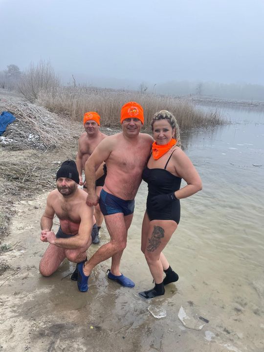 Klub Morsów - Krasnostawskie Karpie podczas świątecznej kąpieli [GALERIA ZDJĘĆ]