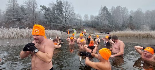 Klub Morsów - Krasnostawskie Karpie podczas świątecznej kąpieli [GALERIA ZDJĘĆ]