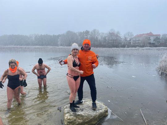 Klub Morsów - Krasnostawskie Karpie podczas świątecznej kąpieli [GALERIA ZDJĘĆ]