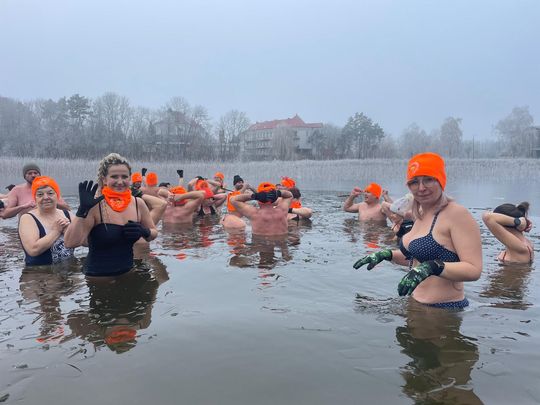 Klub Morsów - Krasnostawskie Karpie podczas świątecznej kąpieli [GALERIA ZDJĘĆ]