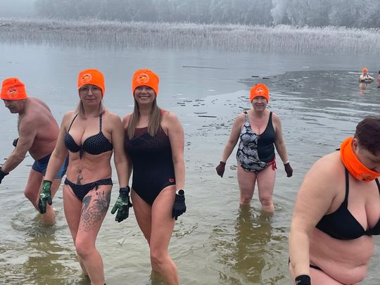 Klub Morsów - Krasnostawskie Karpie podczas świątecznej kąpieli [GALERIA ZDJĘĆ]