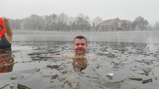 Klub Morsów - Krasnostawskie Karpie podczas świątecznej kąpieli [GALERIA ZDJĘĆ]