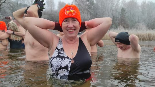 Klub Morsów - Krasnostawskie Karpie podczas świątecznej kąpieli [GALERIA ZDJĘĆ]