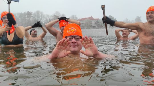 Klub Morsów - Krasnostawskie Karpie podczas świątecznej kąpieli [GALERIA ZDJĘĆ]