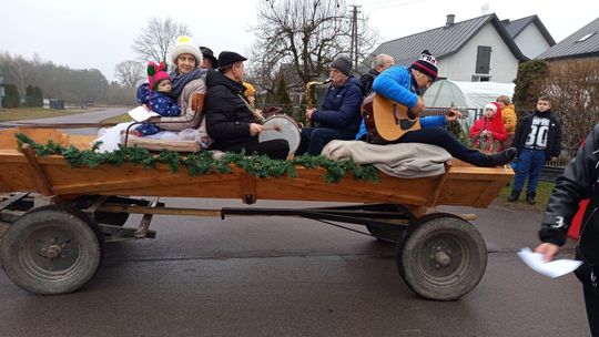 Korowód kolędniczy przeszedł przez Dubienkę [GALERIA ZDJĘĆ]