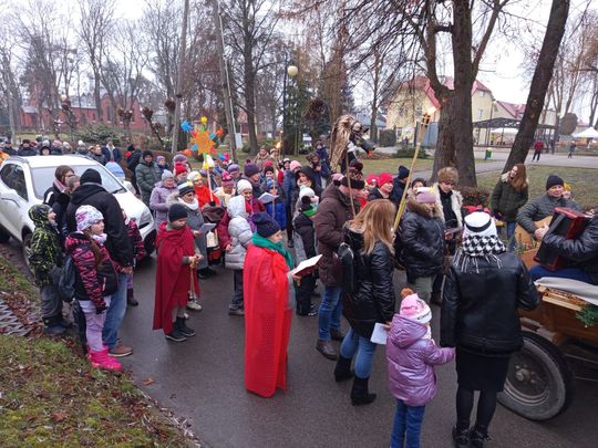 Korowód kolędniczy przeszedł przez Dubienkę [GALERIA ZDJĘĆ]