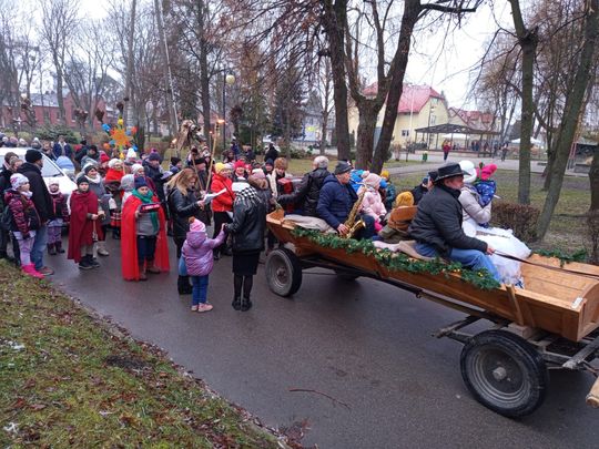 Korowód kolędniczy przeszedł przez Dubienkę [GALERIA ZDJĘĆ]