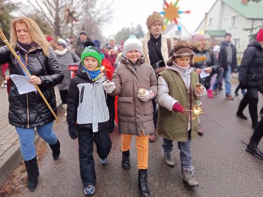 Korowód kolędniczy przeszedł przez Dubienkę [GALERIA ZDJĘĆ]