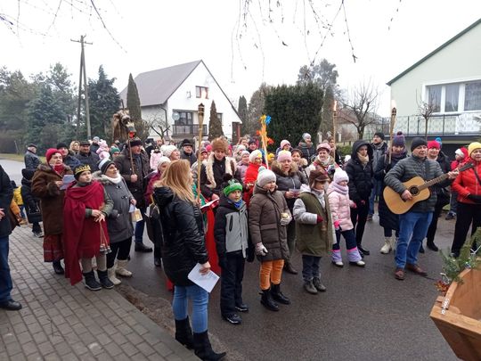 Korowód kolędniczy przeszedł przez Dubienkę [GALERIA ZDJĘĆ]