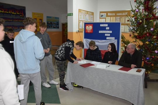 Pow. krasnostawski. Młodzieżowa Rada Powiatu w Krasnymstawie wybrana! Pow. krasnostawski. Młodzieżowa Rada Powiatu w Krasnymstawie wybrana!