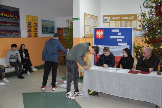 Pow. krasnostawski. Młodzieżowa Rada Powiatu w Krasnymstawie wybrana! Pow. krasnostawski. Młodzieżowa Rada Powiatu w Krasnymstawie wybrana!