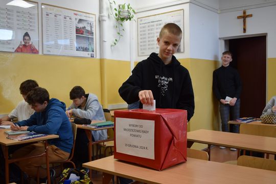 Pow. krasnostawski. Młodzieżowa Rada Powiatu w Krasnymstawie wybrana! Pow. krasnostawski. Młodzieżowa Rada Powiatu w Krasnymstawie wybrana!
