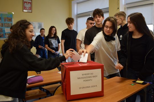 Pow. krasnostawski. Młodzieżowa Rada Powiatu w Krasnymstawie wybrana! Pow. krasnostawski. Młodzieżowa Rada Powiatu w Krasnymstawie wybrana!