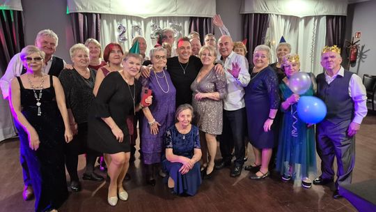 Chełm. Sylwester seniorów w Restauracji LWÓW z Radosławem Liszewskim z zespołu WEEKEND [GALERIA ZDJĘĆ]