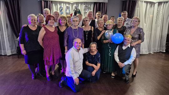 Chełm. Sylwester seniorów w Restauracji LWÓW z Radosławem Liszewskim z zespołu WEEKEND [GALERIA ZDJĘĆ]