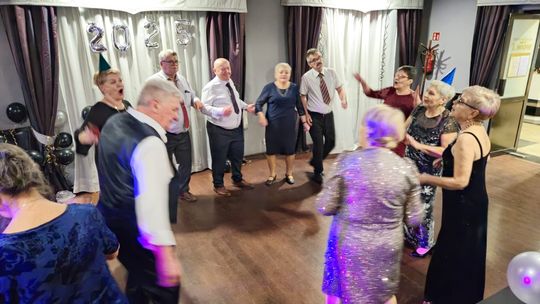 Chełm. Sylwester seniorów w Restauracji LWÓW z Radosławem Liszewskim z zespołu WEEKEND [GALERIA ZDJĘĆ]