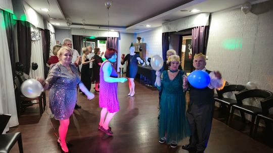 Chełm. Sylwester seniorów w Restauracji LWÓW z Radosławem Liszewskim z zespołu WEEKEND [GALERIA ZDJĘĆ]