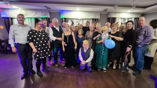 Chełm. Sylwester seniorów w Restauracji LWÓW z Radosławem Liszewskim z zespołu WEEKEND [GALERIA ZDJĘĆ]