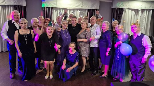 Chełm. Sylwester seniorów w Restauracji LWÓW z Radosławem Liszewskim z zespołu WEEKEND [GALERIA ZDJĘĆ]