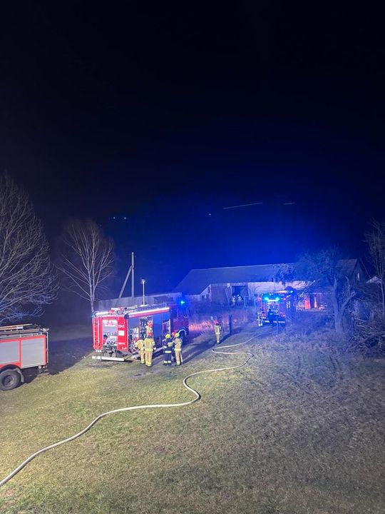 Pożar dachu w Hańsku-Kolonii [GALERIA ZDJĘĆ]