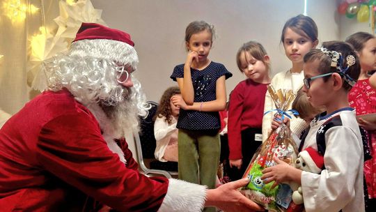 Zabawa choinkowa dla dzieci z KGW Kresowianki [GALERIA ZDJĘĆ]