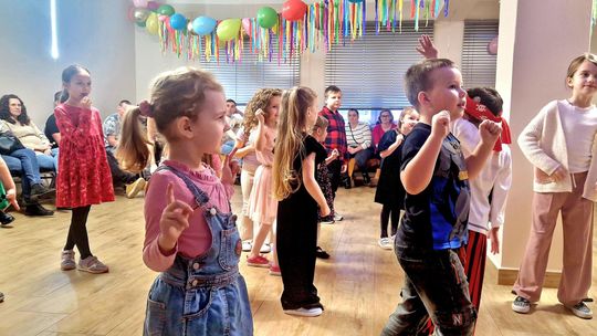 Zabawa choinkowa dla dzieci z KGW Kresowianki [GALERIA ZDJĘĆ]