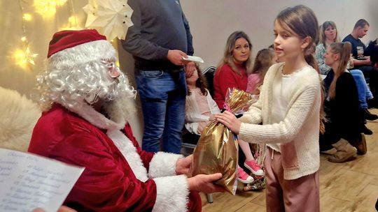 Zabawa choinkowa dla dzieci z KGW Kresowianki [GALERIA ZDJĘĆ]