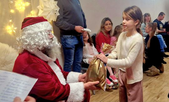 Zabawa choinkowa dla dzieci z KGW Kresowianki [GALERIA ZDJĘĆ]