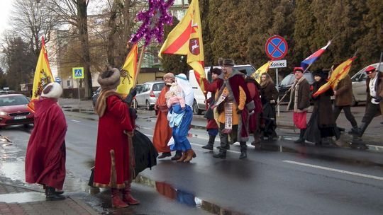 Krasnystaw. Orszak Trzech Króli z kościoła pw. Trójcy Przenajświętszej [GALERIA ZDJĘĆ]