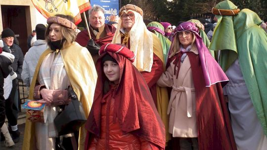 Krasnystaw. Orszak Trzech Króli z kościoła pw. Trójcy Przenajświętszej [GALERIA ZDJĘĆ]