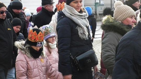 Krasnystaw. Orszak Trzech Króli z kościoła pw. Trójcy Przenajświętszej [GALERIA ZDJĘĆ]