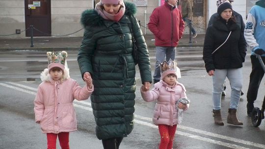 Krasnystaw. Orszak Trzech Króli z kościoła pw. Trójcy Przenajświętszej [GALERIA ZDJĘĆ]