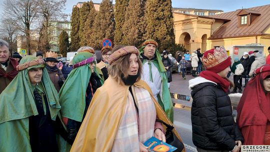 Krasnystaw. Orszak Trzech Króli z kościoła pw. Trójcy Przenajświętszej [GALERIA ZDJĘĆ]