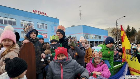 Krasnystaw. Orszak Trzech Króli z kościoła pw. Trójcy Przenajświętszej [GALERIA ZDJĘĆ]