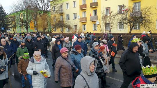 Krasnystaw. Orszak Trzech Króli z kościoła pw. Trójcy Przenajświętszej [GALERIA ZDJĘĆ]