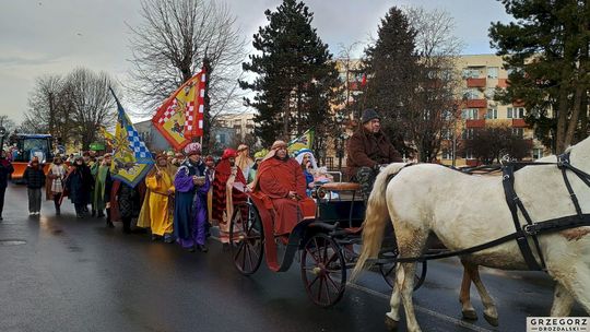 Krasnystaw. Orszak Trzech Króli z kościoła pw. Trójcy Przenajświętszej [GALERIA ZDJĘĆ]