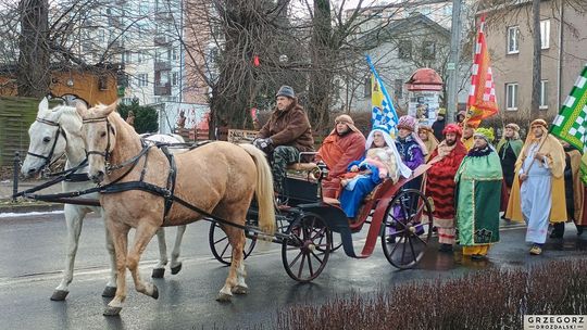 Krasnystaw. Orszak Trzech Króli z kościoła pw. Trójcy Przenajświętszej [GALERIA ZDJĘĆ]
