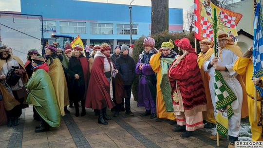 Krasnystaw. Orszak Trzech Króli z kościoła pw. Trójcy Przenajświętszej [GALERIA ZDJĘĆ]