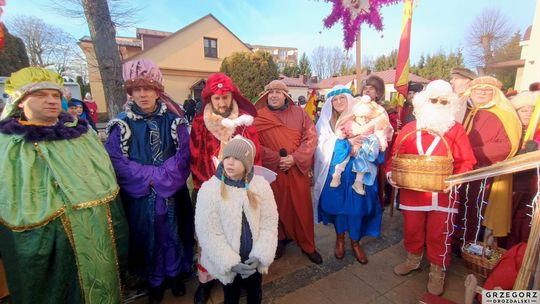 Krasnystaw. Orszak Trzech Króli z kościoła pw. Trójcy Przenajświętszej [GALERIA ZDJĘĆ]