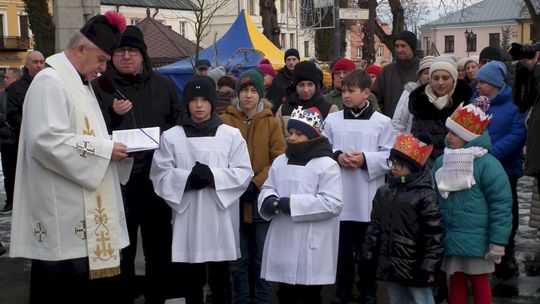 Orszak Trzech Króli z parafii pw. Świętego Franciszka Ksawerego [GALERIA ZDJĘĆ]