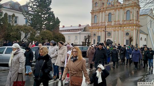Orszak Trzech Króli z parafii pw. Świętego Franciszka Ksawerego [GALERIA ZDJĘĆ]