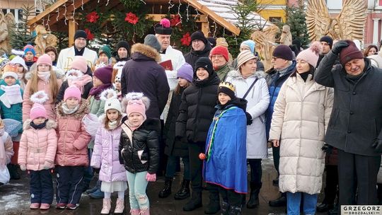 Orszak Trzech Króli z parafii pw. Świętego Franciszka Ksawerego [GALERIA ZDJĘĆ]
